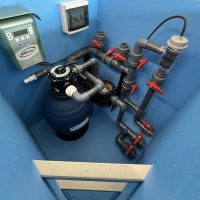 Medence gépészeti aknák