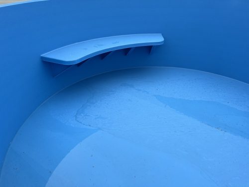 3,5x1,2m Kör alakú polipropilén medence csőperemmel + Ülőpad + Falátvezetők